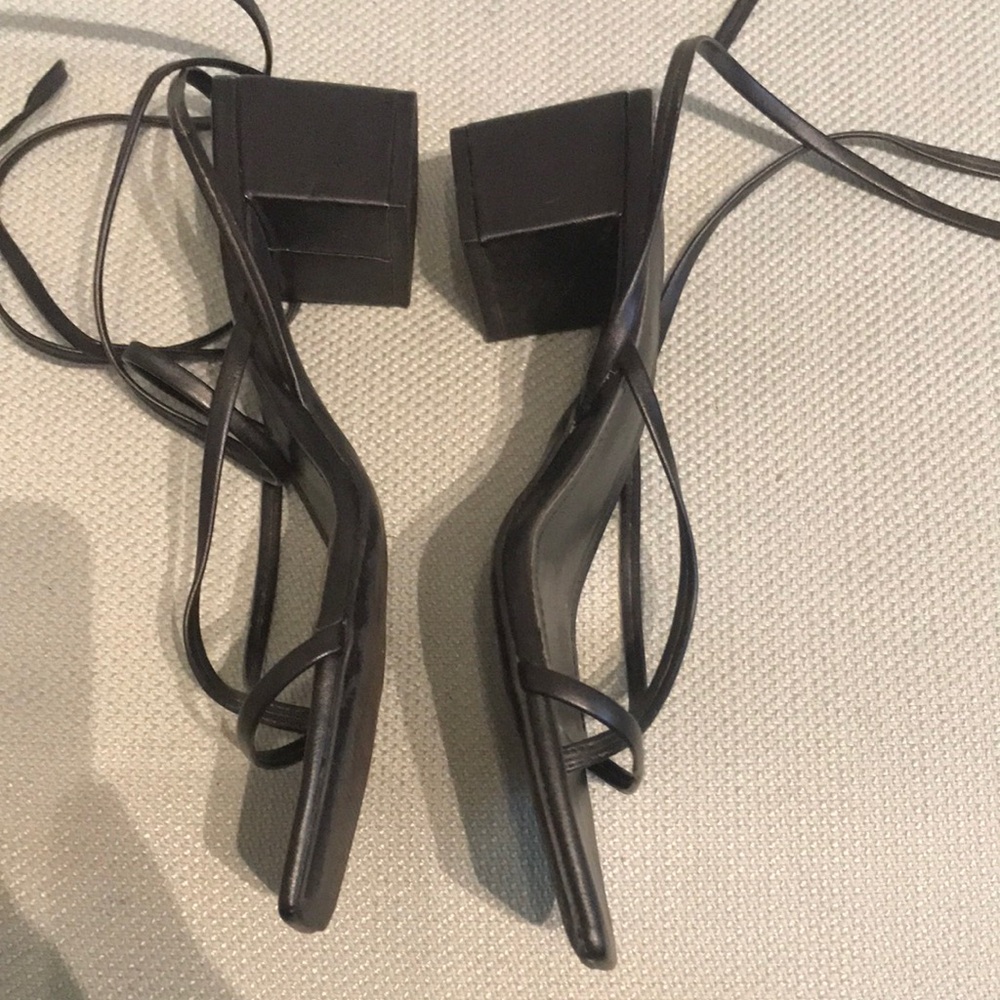 H&M Elegant Black Strappy Tie Up Women's Sandals - Picture 4 of 8